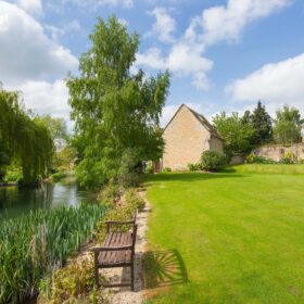 Coach House Cottages - kate & tom's Large Holiday Homes