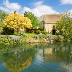 Coach House Cottages - kate & tom's Large Holiday Homes
