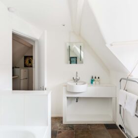 Coach House Cottages - kate & tom's Large Holiday Homes