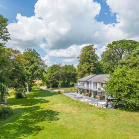 Jurassic View - kate & tom's Large Holiday Homes