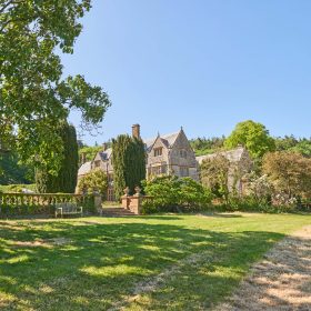 Austen House - kate & tom's Large Holiday Homes