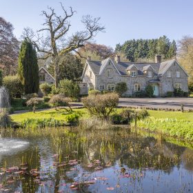 Blackdown Grange - kate & tom's Large Holiday Homes