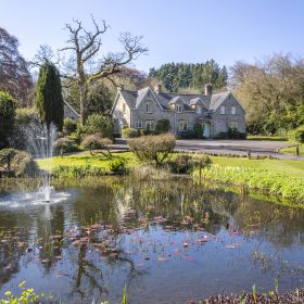 Blackdown Grange - kate & tom's Large Holiday Homes