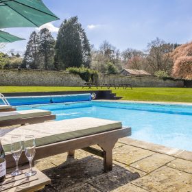 Blackdown Grange - kate & tom's Large Holiday Homes