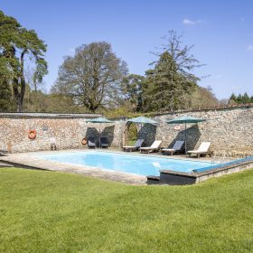 Blackdown Grange - kate & tom's Large Holiday Homes