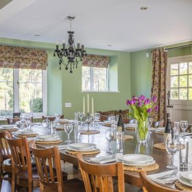 Blackdown Grange - kate & tom's Large Holiday Homes