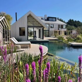 The Water Shed - kate & tom's Large Holiday Homes
