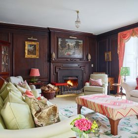 The Brecon Pink House - kate & tom's Large Holiday Homes