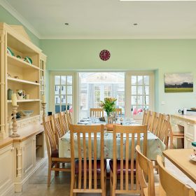 The Brecon Pink House - kate & tom's Large Holiday Homes