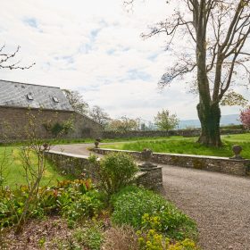 The Brecon Pink House - kate & tom's Large Holiday Homes