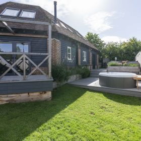 Sussex Safari - kate & tom's Large Holiday Homes