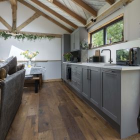 Sussex Safari - kate & tom's Large Holiday Homes