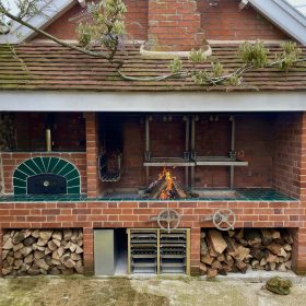 Bell Tower Lodge- kate & tom's Large Holiday Homes