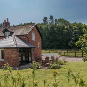 Harecroft Cottages - kate & tom's Large Holiday Homes