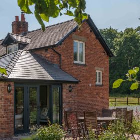  Harecroft Cottages - kate & tom's Large Holiday Homes