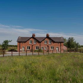 Harecroft Cottages - kate & tom's Large Holiday Homes