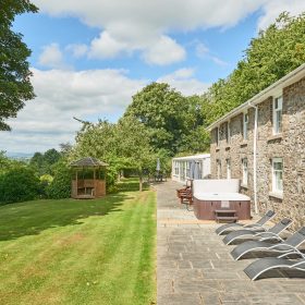 Severn Valley Cottages - kate & tom's Large Holiday Homes