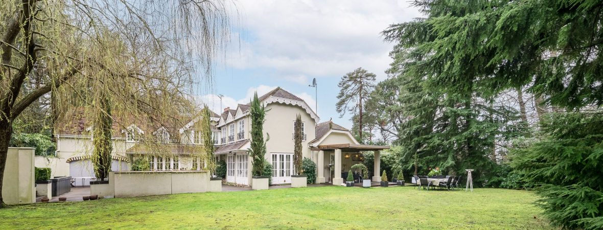 Ascot House - kate & tom's Large Holiday Homes