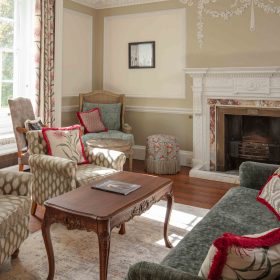 Winchester Manor - kate & tom's Large Holiday Homes