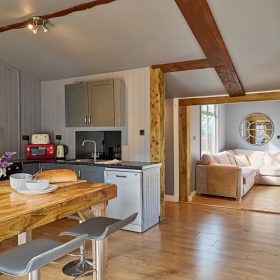 Daffodil Lodge - kate & tom's Large Holiday Homes