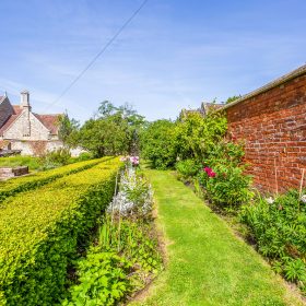 Malvern View Manor - kate & tom's Large Holiday