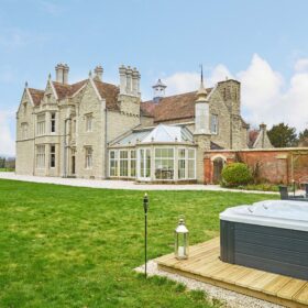 Malvern View Manor - kate & tom's Large Holiday Homes