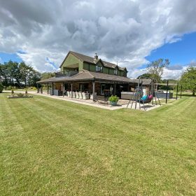 Barmby Lane Lodge - kate & tom's Large Holiday Homes