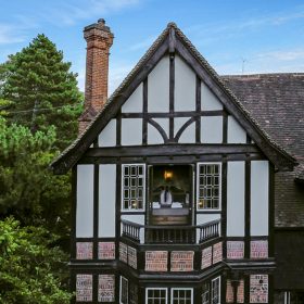 The Tudor Mansion - kate & tom's Large Holiday Homes