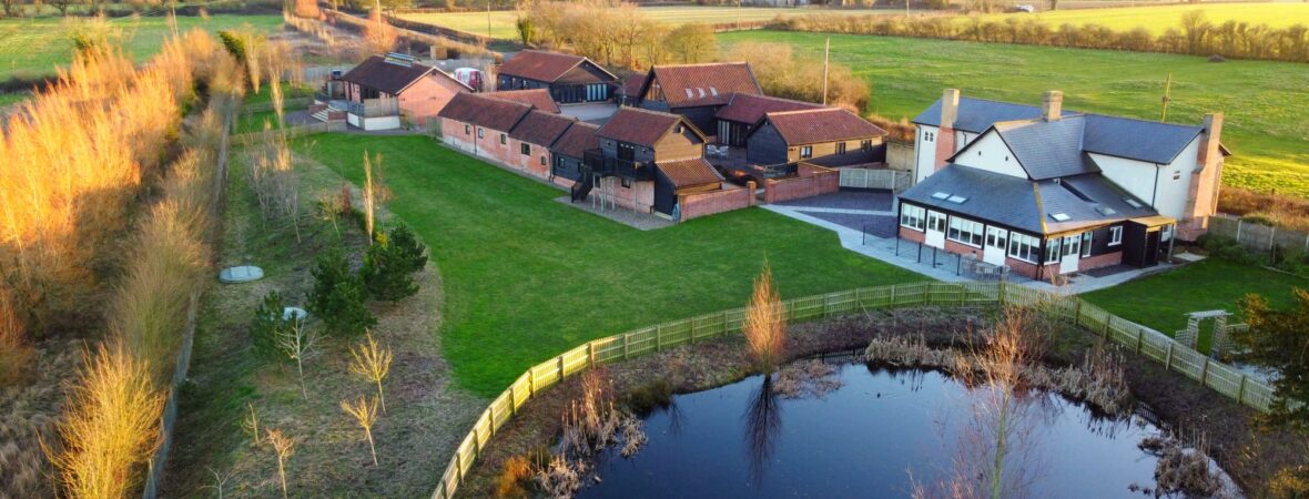 Damselfly Lodges - kate & tom's Large Holiday Homes