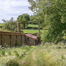 Walled Garden Cottages - kate & tom's Large Holiday Homes