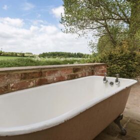 Walled Garden Cottages - kate & tom's Large Holiday Homes