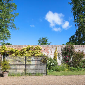 Walled Garden Cottages - kate & tom's Large Holiday Homes