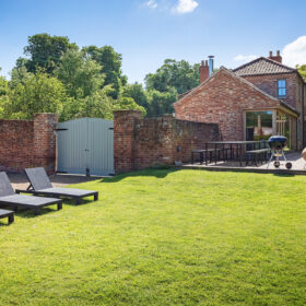 Walled Garden Cottages - kate & tom's Large Holiday Homes