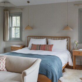 Walled Garden Cottages - kate & tom's Large Holiday Homes