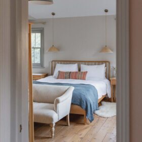 Walled Garden Cottages - kate & tom's Large Holiday Homes