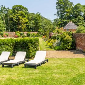 Walled Garden Cottages - kate & tom's Large Holiday Homes