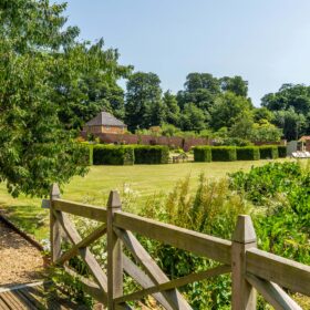 Walled Garden Cottages - kate & tom's Large Holiday Homes