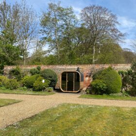 Walled Garden Cottages - kate & tom's Large Holiday Homes