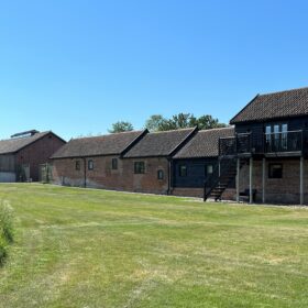 Damselfly Lodges - kate & tom's Large Holiday Homes