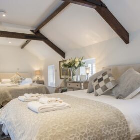 Granary Grove Farm - kate & tom's Large Holiday Homes