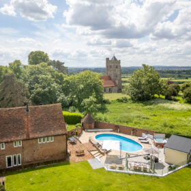 Bishop of Ely Stables - kate & tom's Large Holiday