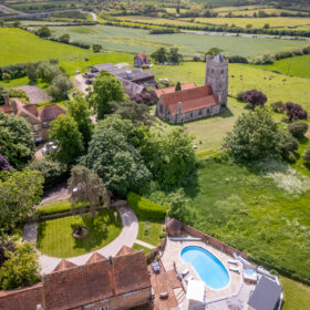 Bishop of Ely Stables - kate & tom's Large Holiday