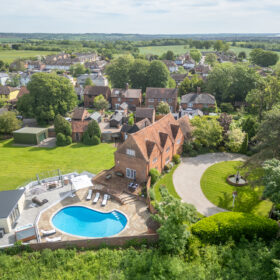 Bishop of Ely Stables - kate & tom's Large Holiday