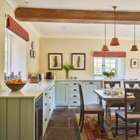 Park Farmhouse - kate & tom's Large Holiday Homes