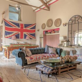 Boho Barnhouse - kate & tom's Large Holiday Homes