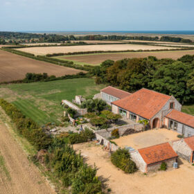 Driftwood - kate & tom's Large Holiday Homes