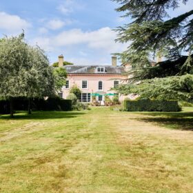 Bixley Manor - kate & tom's Large Holiday Homes