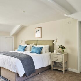 Bixley Manor - kate & tom's Large Holiday Homes