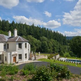 Limebrook Hall - kate & tom's Large Holiday Homes