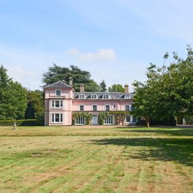 Bixley Manor - kate & tom's Large Holiday Homes